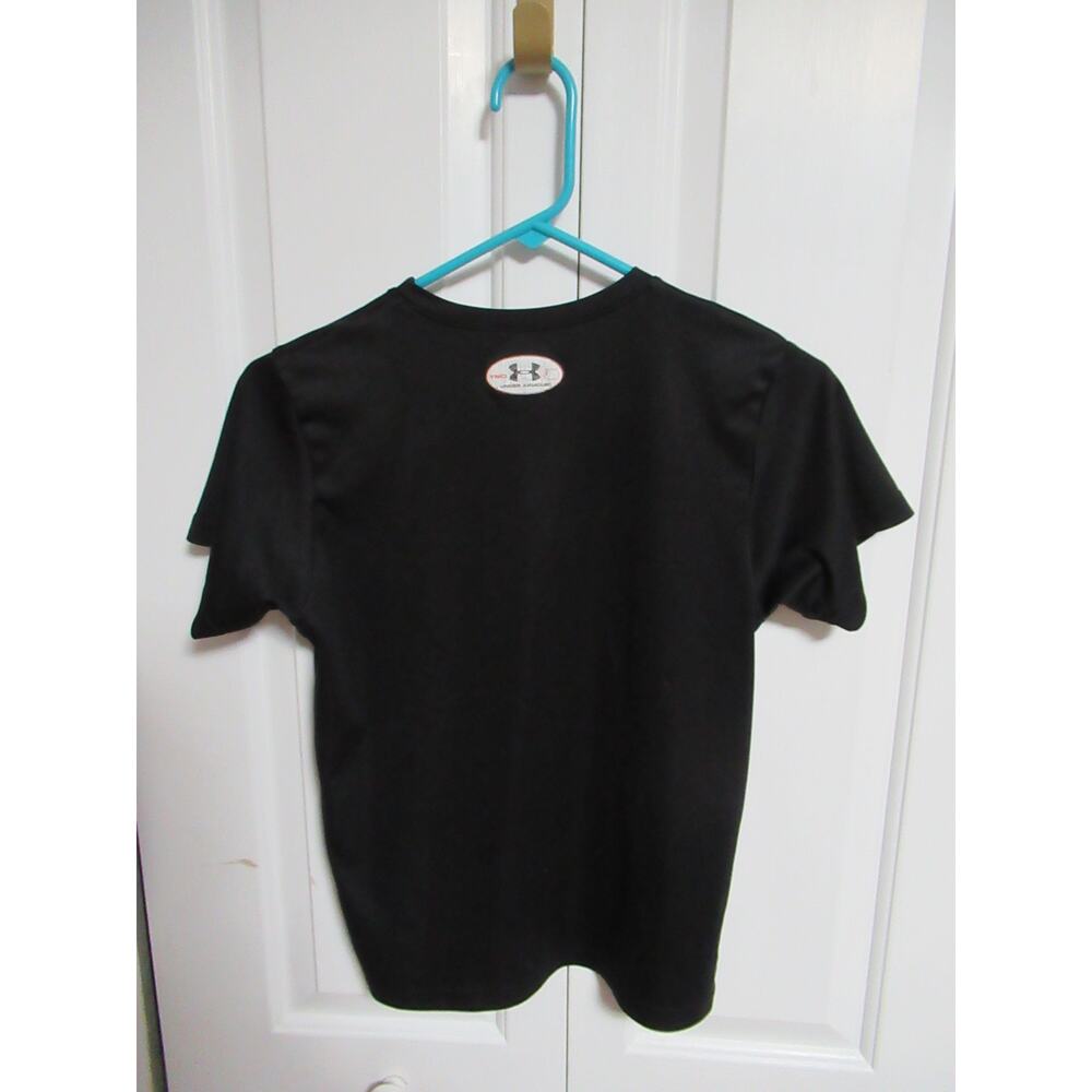 Pair of Youth Under Armour Shirts - Picture 9 of 11